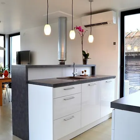 Haermati Puhkemaja- Riverside 4* Nasva (Saare)