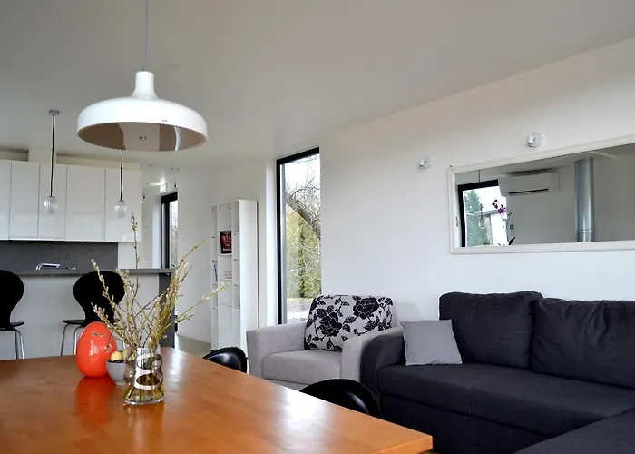 Haermati Puhkemaja- Riverside Pensjonat Nasva (Saare)